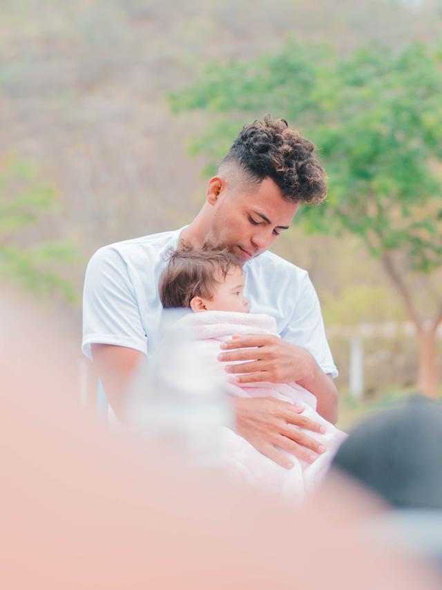 Ilustrasi ayah dan anak