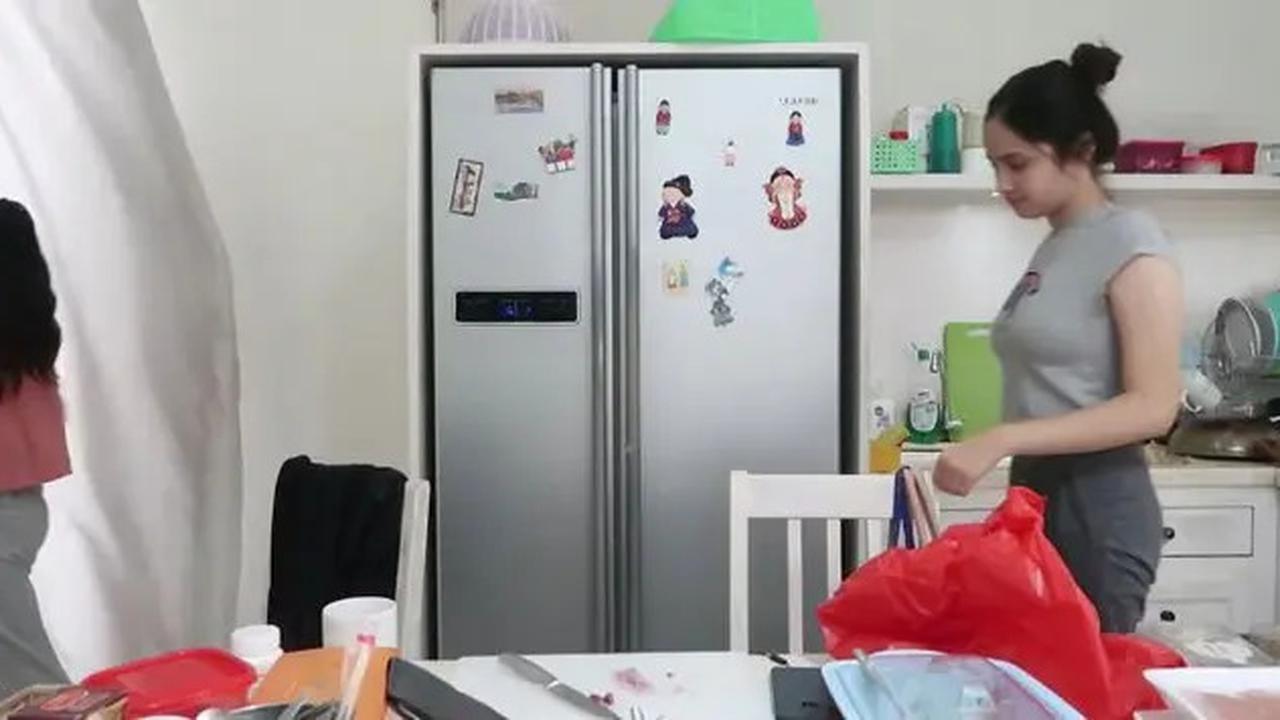 Intip Desain Dapur Syifa Hadju yang Simpel, Modern, dan Multifungsi