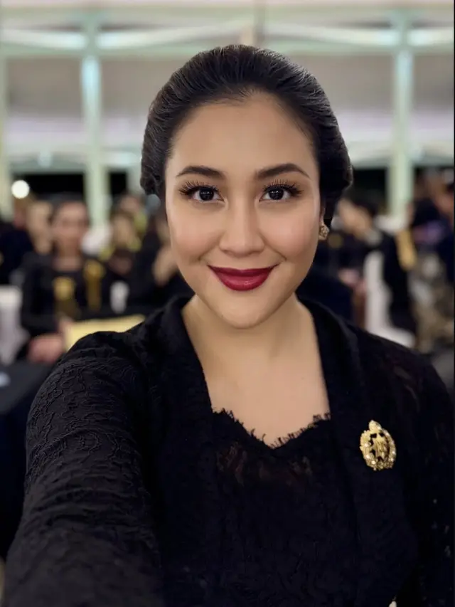 Sherina Munaf saat Kirab Malam Satu Suro di Solo. [@sherinamunaf]