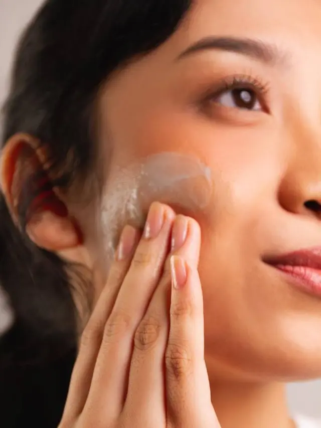 Atasi jerawat dengan Clay Mask dan Hyaluronic Moisturizing Gel/dok. EMILEY