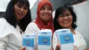 Sejumlah Pegawai Negeri Sipil di lingkungan Pemprov DKI Jakarta menjalani tes urine di kawasan Monumen Nasional (Monas), Jakarta, Jumat (2/1/2015). (Liputan6.com/Faizal Fanani)