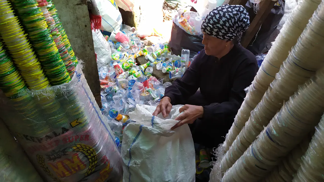 Nenek pemulung naik haji