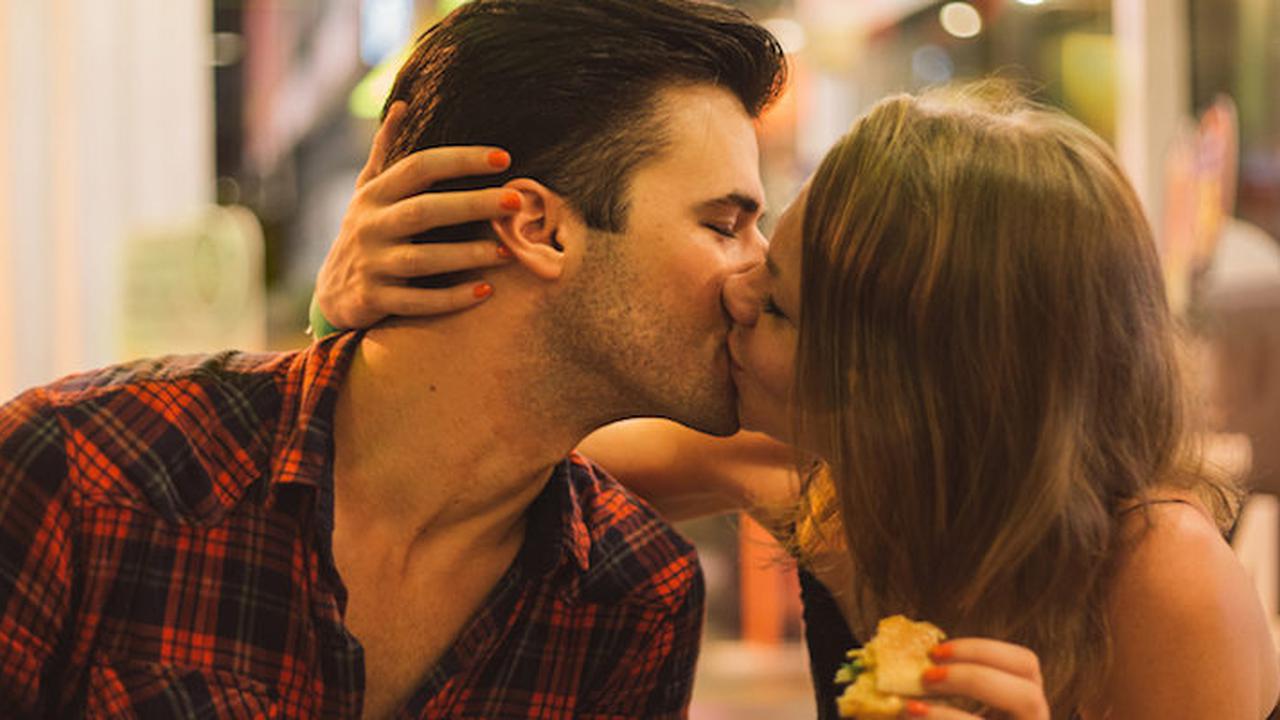 Tidak Bisa Dibohongi, Ciuman Ternyata Lebih Intim daripada Seks