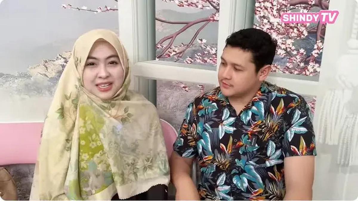 6 Potret Kakak Ria Ricis Periksa Kandungan Ditemani Suami, Bayi Aktif saat di USG