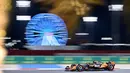 Pembalap McLaren asal Inggris, Lando Norris melaju saat sesi latihan kedua Grand Prix Formula1 Bahrain di Sirkuit Internasional Bahrain, Sakhir pada 29 Februari 2024. (ANDREJ ISAKOVIC/AFP)