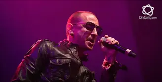 Chester Bennington vokalis Linkin Park meninggal dunia karena gantung diri.