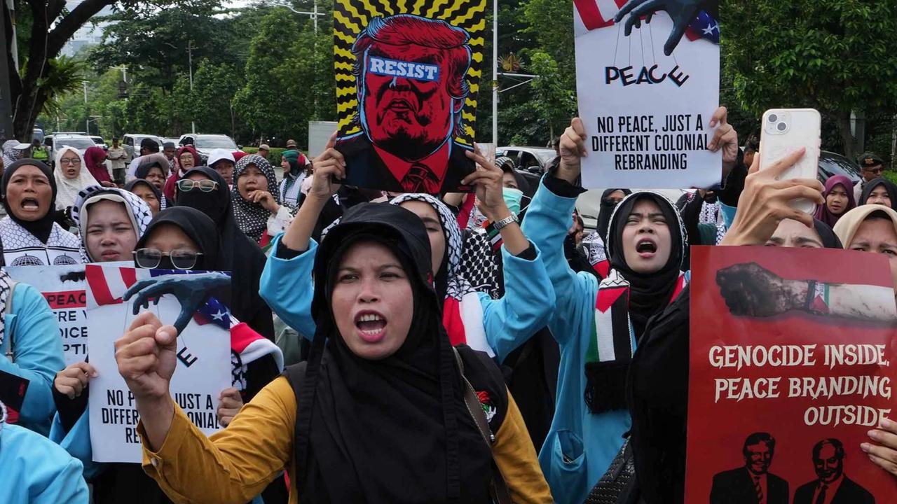 FOTO: Ratusan Massa Gelar Aksi Solidaritas Palestina Sambut Ramadhan 1447 H