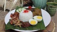 Restoran Palalada dan Waroeng Kopi menghadirkan menu spesial berbuka puasa dan Idul Fitri dengan cita rasa khas Nusantara.