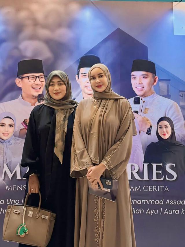 Gaya hijab Aura Kasih yang anggun dalam setiap momen (credit: instagram.com/aurakasih)