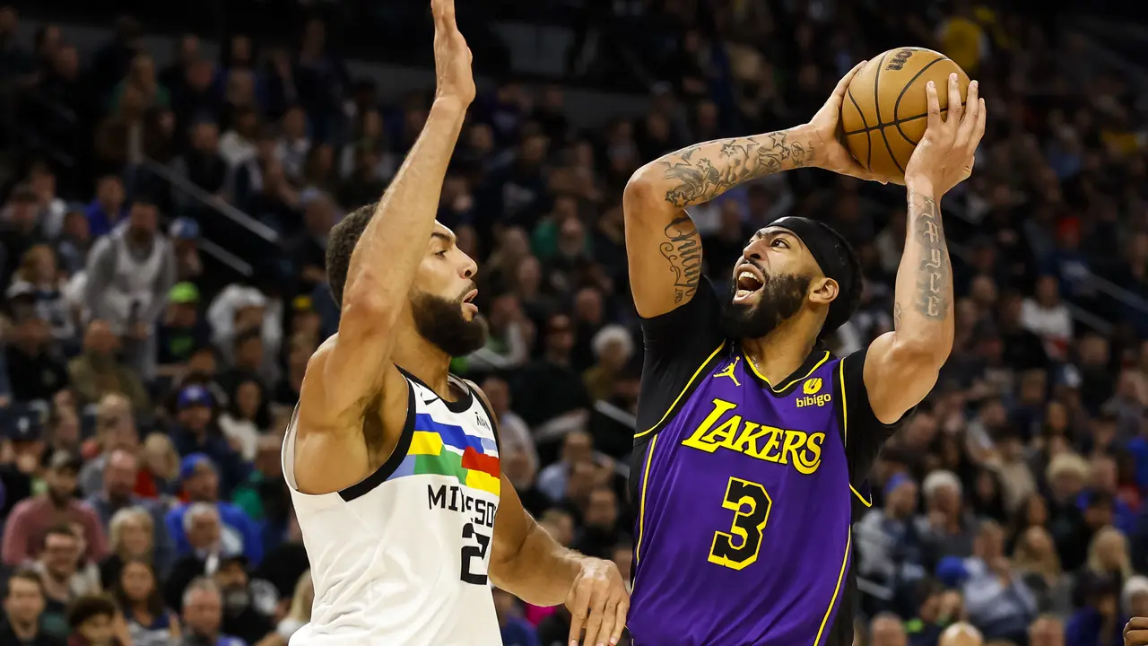 Anthony Davis (no 3) memimpin Lakers mempermalukan Timberwolves