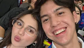 Potret El Rumi dan Syifa Hadju Nonton Chelsea di GBK Jakarta, Kumpulkan Tanda Tangan
