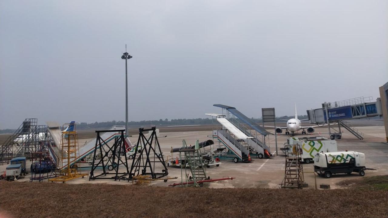 2 Penerbangan Singapura Dibatalkan Imbas Kabut Asap di Bandara Palembang