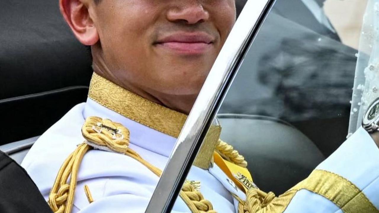 Sementara Pangeran Mateen adalah anak ke-10 Sultan Brunei Hassanal Bolkiah, yang dikenal sebagai salah satu bangsawan terkaya di dunia.<br>( Foto MOHD RASFAN / AFP )<br>