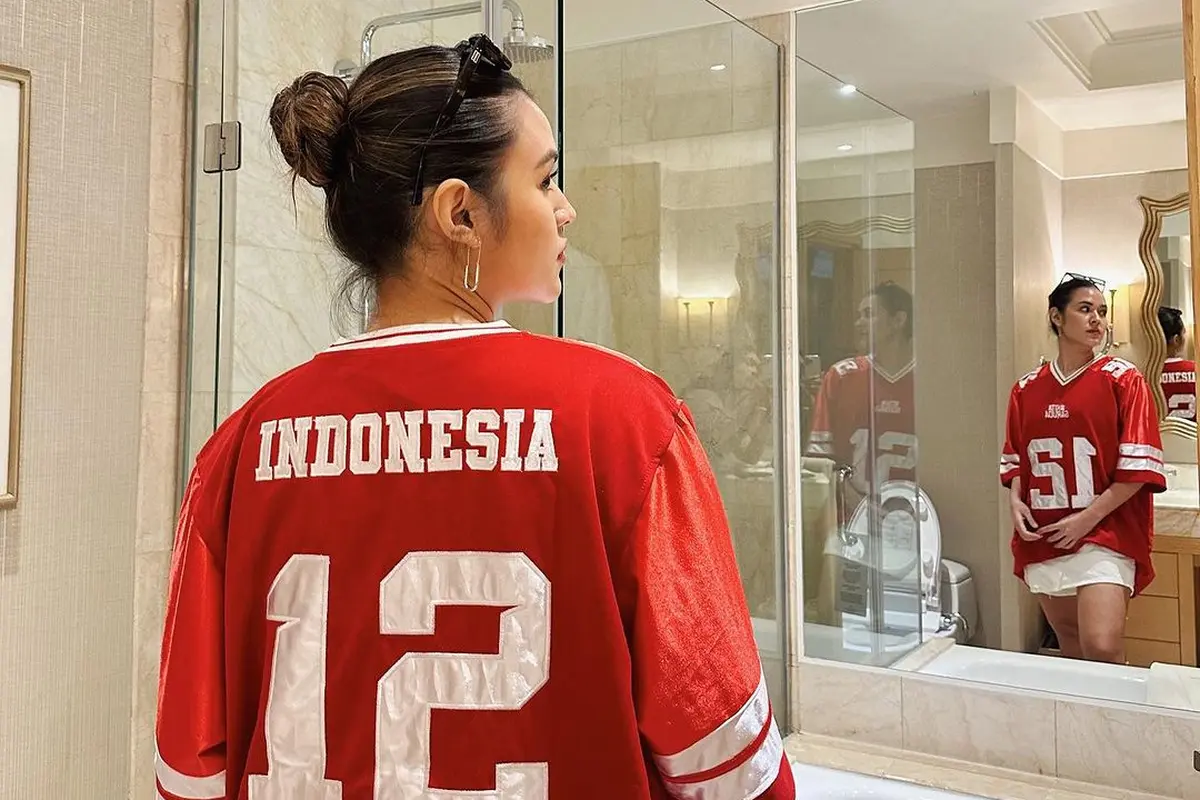 Potret Makeup Flawless Raisa Andriana saat Bawakan Lagu Nasional di Laga Timnas Indonesia Vs Thailand