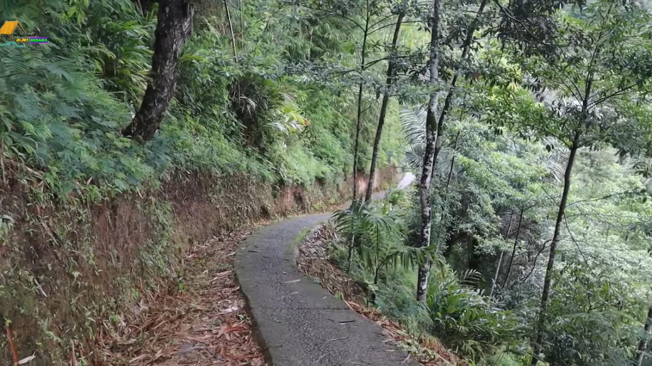 Berada di Atas Bukit
