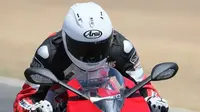 Helm Arai Corsair-X (motorcycle.com)