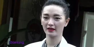 Zaskia Gotik ikut berpartisipasi dalam kegiatan Klinik Pancasila yang diselenggarakan Kementerian Pertahanan.