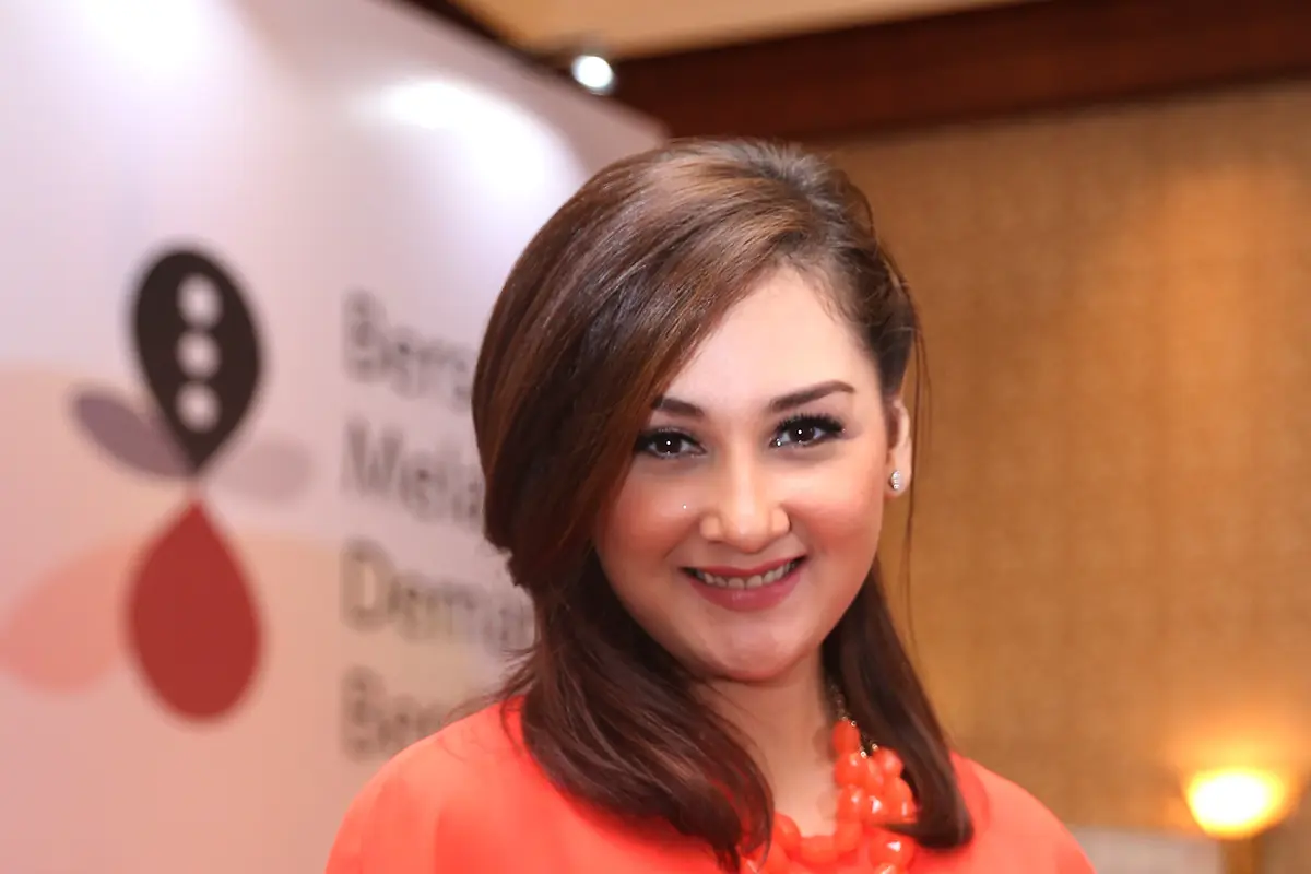 [Bintang] Mona Ratuliu