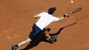 Petenis asal Inggris, Andy Murray, saat pertandingan melawan petenis Slovakia, Martin Klizan pada babak kedua Prancis Terbuka di Stadion Roland Garros, (01/06/2017). Murray menang dengan 6-7, 6-2, 6-2, 7-6.(EPA/Etienne Laurent)