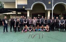 Polisi Tangkap Enam Remaja Lagi Tawuran di Jakpus, Celurit dan Stick Golf Turut Disita