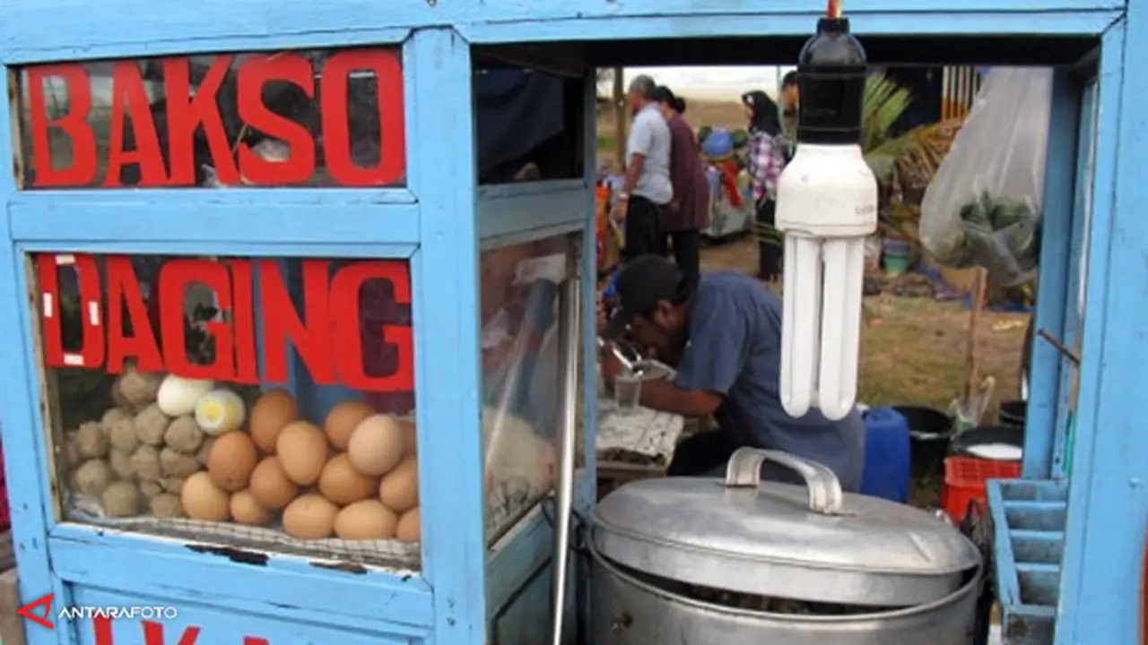 pedagang-bakso-131229b.jpg