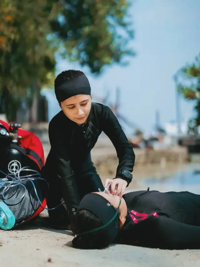 Prilly Latuconsina latihan Rescue Divers (Instagram/prillylatuconsina96)