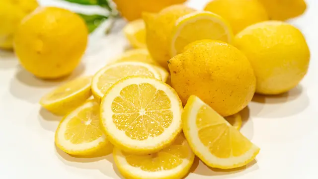 Lemon adalah buah citrus