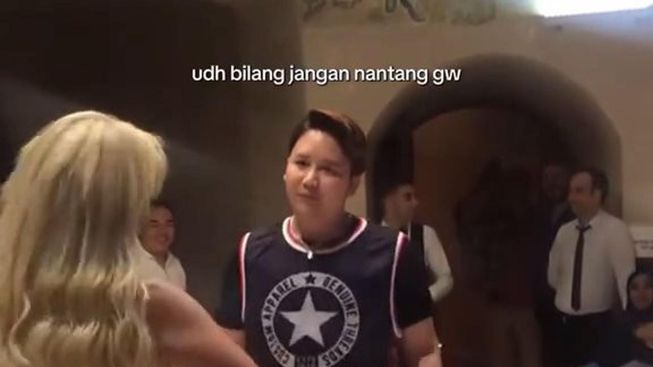 7 Potret Rangga SMASH Battle Belly Dance di Turki, Gak Kalah Jago - Sang Penari Malah Terlihat Insecure