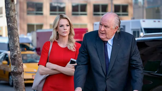 John Lithgow sebagai Roger Ailes. (Foto: Dok. IMDb/ Annapurna Pictures)