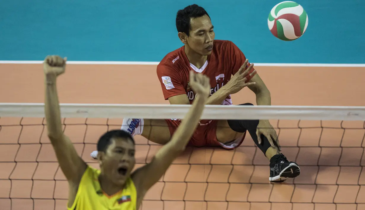 Pevoli Indonesia, Tatag Sugiyono, tampak kecewa dikalahkan Myanmar pada laga Asian Para Games di Tenis Indoor Senayan, Jakarta, Minggu (7/10/2018). Indonesia kalah 0-3 dari Myanmar. (Bola.com/Vitalis Yogi Trisna)