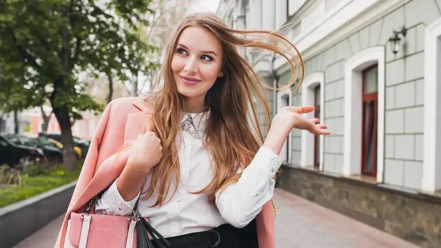 Ilustrasi berbusana agar tampil elegan