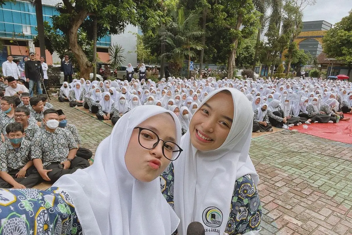 Nissa Sabyan di Pensi MAN 4 Jakarta
