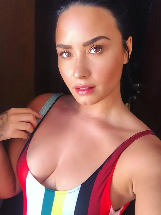 [Bintang] Demi Lovato