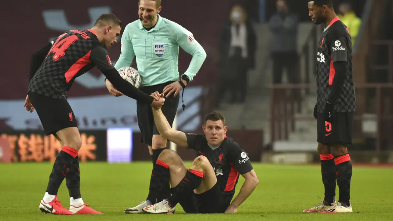 FOTO: Liverpool Lumat Aston Villa 4-1, Sadio Mane Sumbang Dua Gol