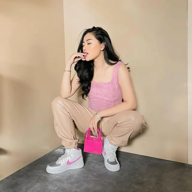 Berat Badan Turun 9 Kg, Ini 6 Potret Rachel Vennya Pamer Wajah Makin Tirus