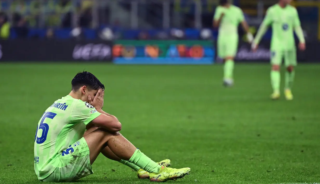 Bermain di Stadion San Siro, Barcelona harus mengakui tim tuan rumah Inter Milan dengan skor 3-4. (PIERO CRUCIATTI/AFP)