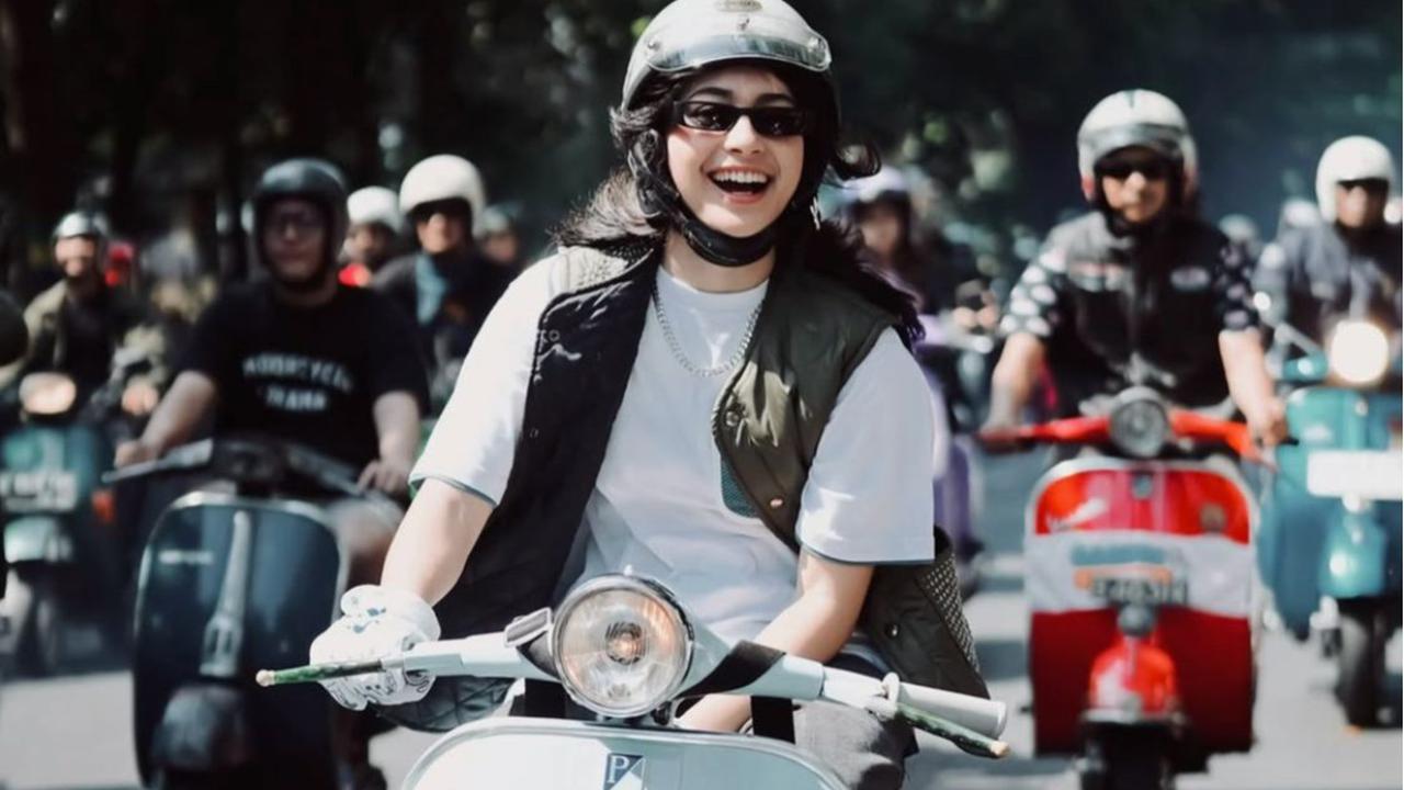 Penampilan streetwear Sintya Marisca