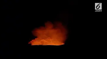 Gunung Kilauea di Hawaii masih terus menunjukkan erupsi. Larva dan asap tebal terus keluar dari kawah gunung.