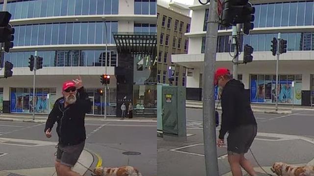 Karma Itu Sungguh Nyata, Pejalan Kaki Ini Mengalaminya - Citizen6