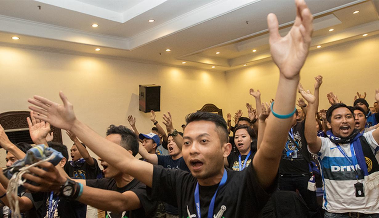 Sejumlah pendukung Inter Milan antusias mengikuti Gathering Nasional Inter Club Indonesia (ICI) IV di Bali, Jumat (28/8/2015). Acara berlangsung meriah dan penuh kekeluargaan. (Bola.com/Vitalis Yogi Trisna) 