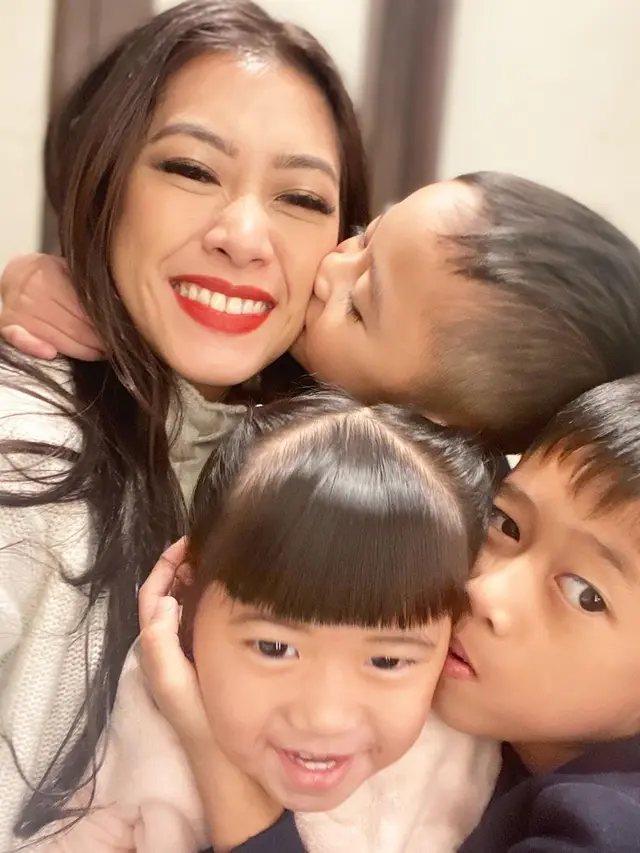 Potret Aliyah Rajasa asuh anak