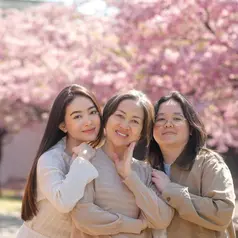 Liburan ke Jepang, Natasha Wilona wujudkan mimpi sang mama yang ingin melihat akura bermekaran [@natashawilona12]