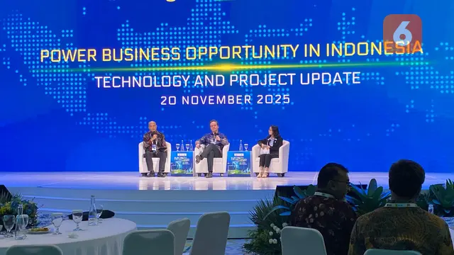 Direktur Proyek Rosatom Alexander Tsibulya memaparkan projek pemerintah Rusia di Electricity Connect 2025 Jakarta pada Kamis (20/11/2025) (Dok. Liputan6.com/Teddy Tri Setio Berty).