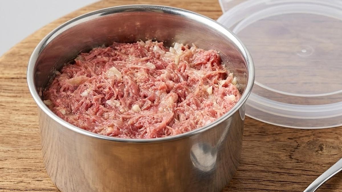 Mengawetkan Daging Kurban Jadi Kornet Rumahan, Praktis, Awet, dan Disukai Keluarga