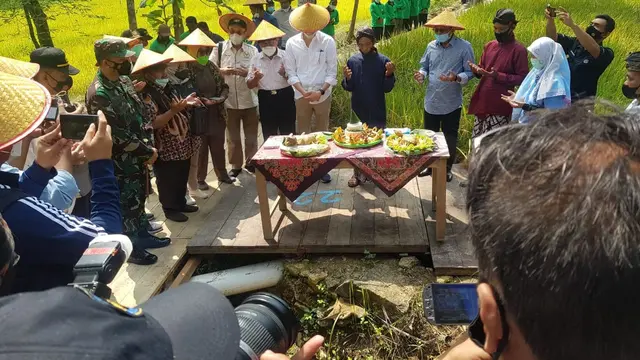 Komisi IV DPR RI bersama Kementerian Pertanian (Kementan) mengunjungi lokasi cetak sawah baru di Desa Sendangsari, Kecamatan Pengasih Kabupaten Kulon Progo DIY pada hari Sabtu (10/4/2021).