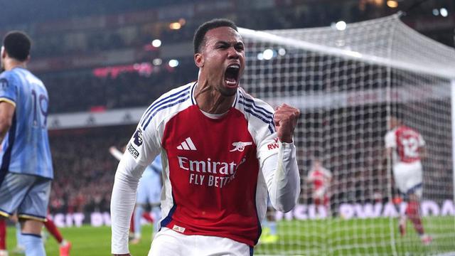 Selebrasi Gabriel Magalhaes dalam laga Premier League antara Arsenal vs Tottenham, Kamis (16/1/2025). (c) PA via AP Photo/Bradley Collyer