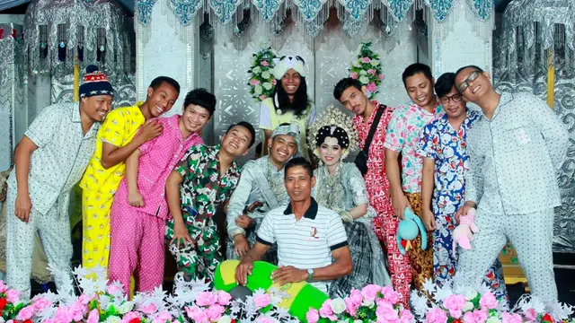 Hadiri Pesta Pernikahan Pakai Piyama, Ulah Kocak Sekelompok Pemuda Viral