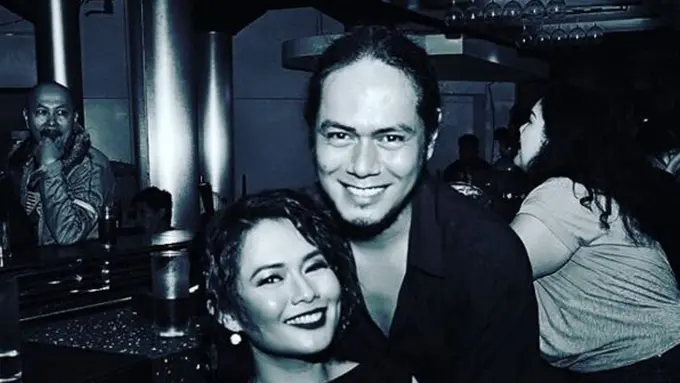 [Bintang] Dea Mirella dan Roy Hasby