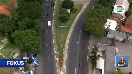 Fokus : Pohon Tumbang di Kota Bogor Menimpa Pengguna Jalan