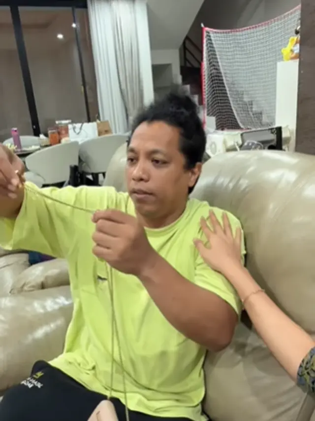 Mengintip Isi Kado Arie Kriting untuk Indah Permatasari di Momen Anniversary